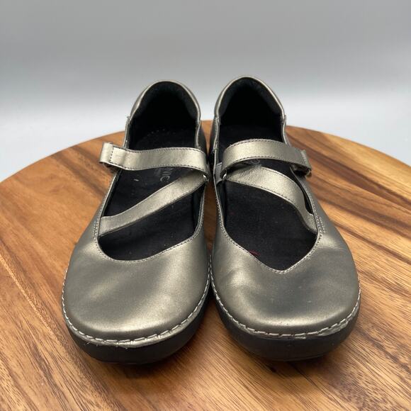 Vionic Judith Shoes Womens Size 9 Gold Metallic Leather Mary Jane Casual Comfort - Picture 2 of 8